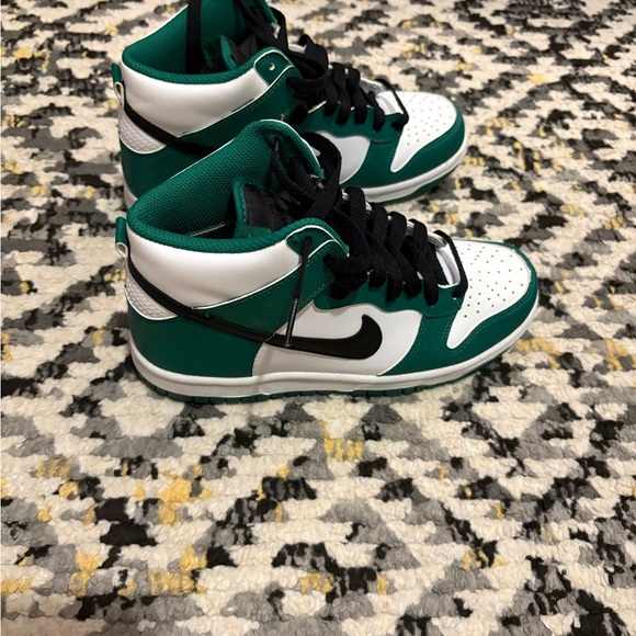 Nike dunks - Picture 2 of 4